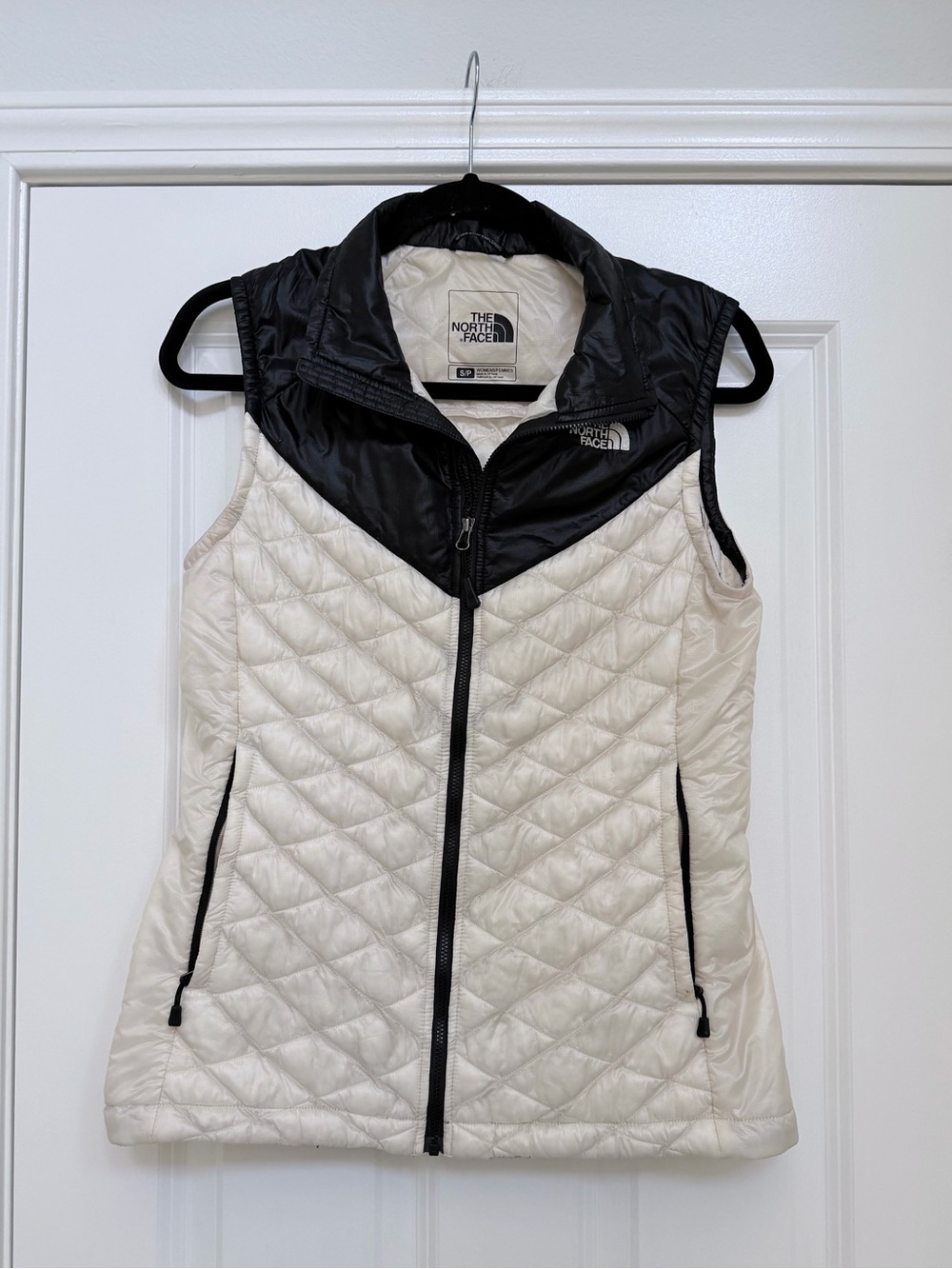 The North Face Thermoball Vest Womens Small Quilted Puffer Jacket Zip
